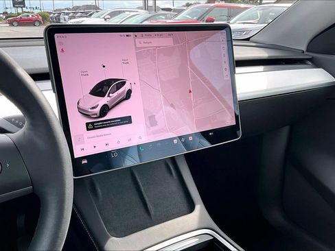 Used 2021 Tesla Model Y Long Range AWD/4WD image 15