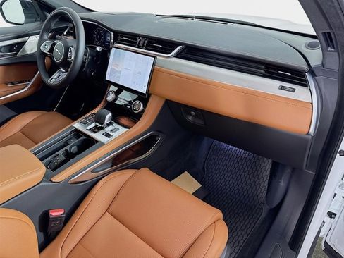 Used 2026 Jaguar F-PACE R-Dynamic S image 31