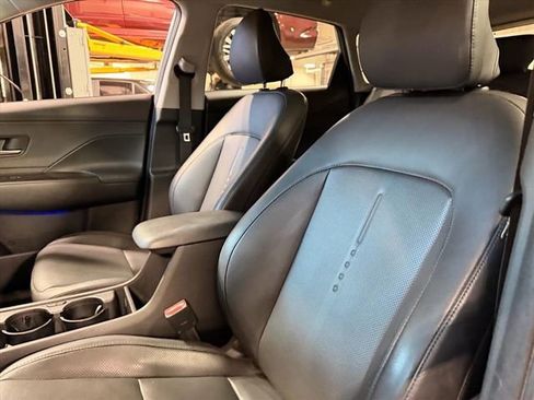 Used 2024 Hyundai Kona Limited image 9