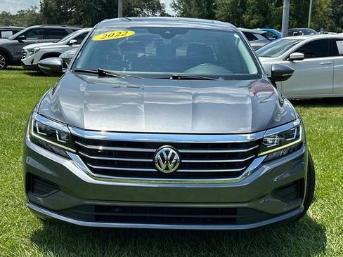Used 2022 Volkswagen Passat 2.0T SE image 2