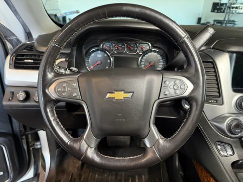 Used 2018 Chevrolet Suburban Premier AWD/4WD image 8