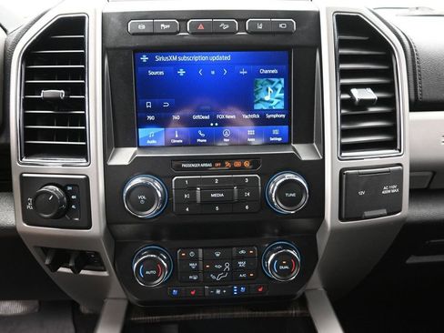 Used 2020 Ford F250 Lariat w/ Lariat Value Package AWD/4WD image 28