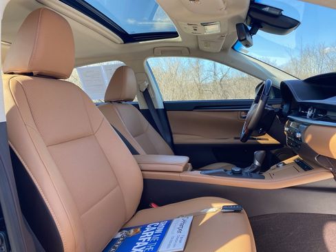 Used 2018 Lexus ES 350 w/ Premier Package image 11