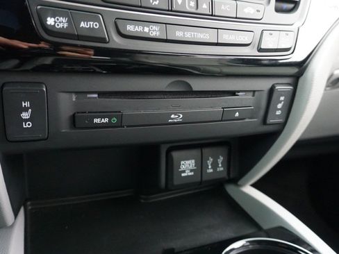 Used 2016 Honda Pilot Touring image 18