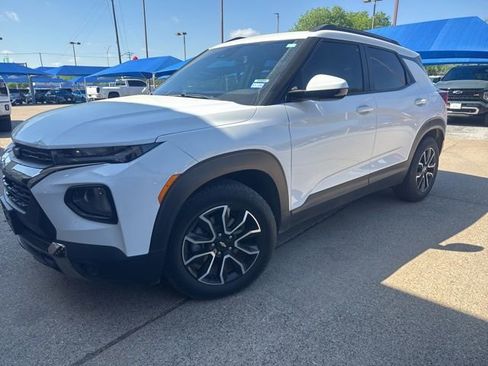 Used 2022 Chevrolet TrailBlazer ACTIV w/ Sun and Liftgate Package image 1