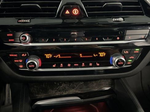 Used 2022 BMW 540i w/ M Sport Package image 25