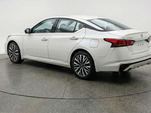Used 2025 Nissan Altima 2.5 SV FWD image 6