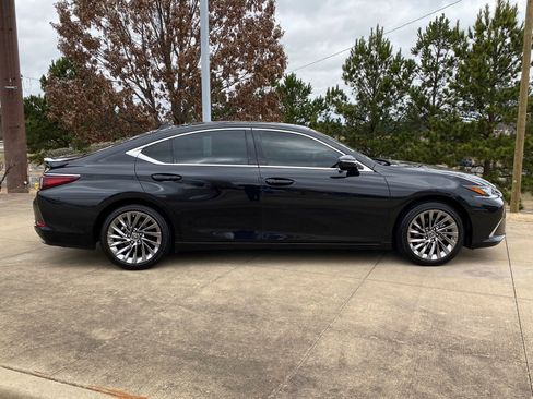 Used 2024 Lexus ES 350 Ultra Luxury w/ Accessory Package (Z2) image 7
