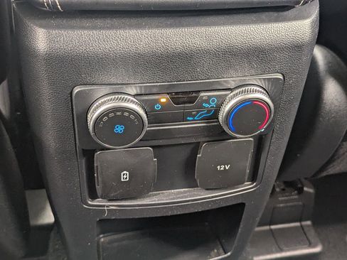 Used 2020 Ford Explorer XLT w/ Equipment Group 202A image 21