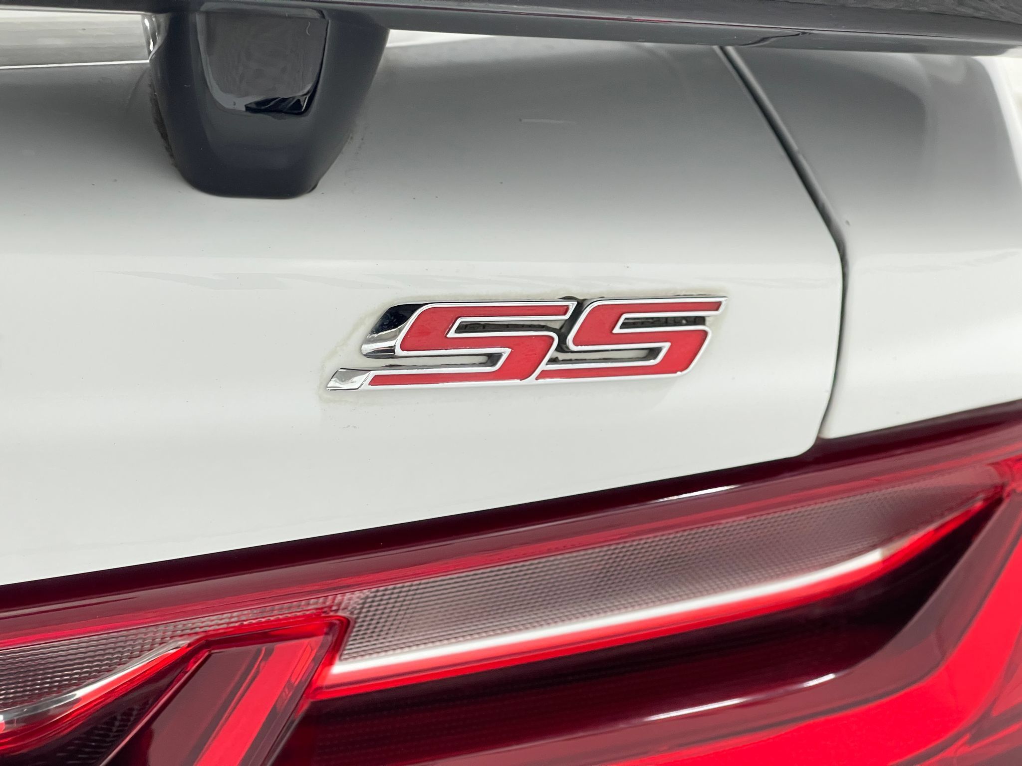 Used 2018 Chevrolet Camaro SS RWD image 39
