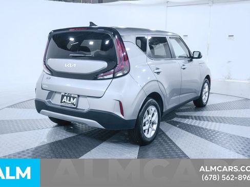 Used 2025 Kia Soul LX w/ LX Technology Package FWD image 7