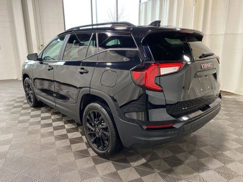 Used 2023 GMC Terrain SLE w/ Driver Convenience Package image 5