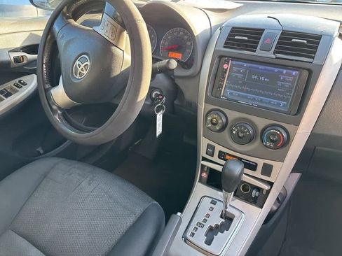 Used 2010 Toyota Corolla S image 7