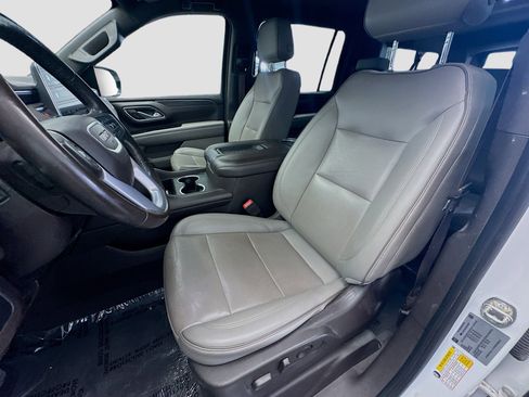 Used 2022 GMC Yukon XL SLT image 11