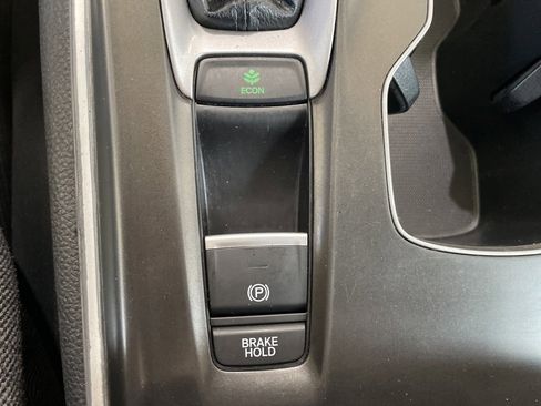 Used 2018 Honda Accord EX image 24