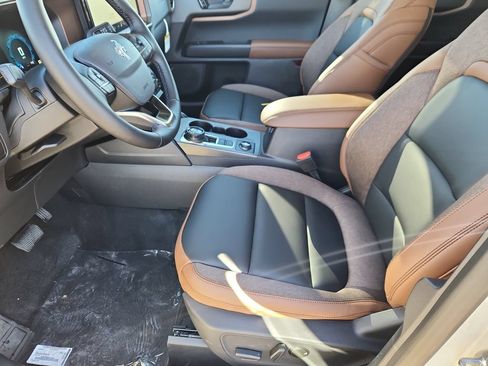 New 2025 Ford Bronco Sport Outer Banks w/ Outer Banks Tech Package+ AWD/4WD image 8