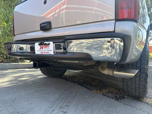 Used 2005 Chevrolet Tahoe LS AWD/4WD image 9
