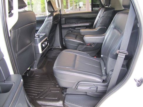 Used 2022 Ford Expedition XLT RWD image 18
