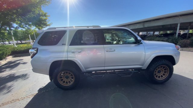 Used 2016 Toyota 4Runner SR5 AWD/4WD image 8