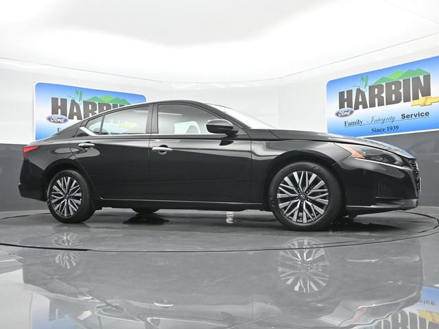 Used 2025 Nissan Altima 2.5 SV FWD image 21