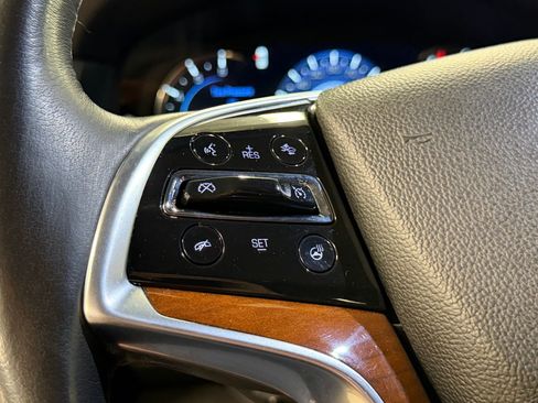 Used 2017 Cadillac Escalade Luxury AWD/4WD image 14