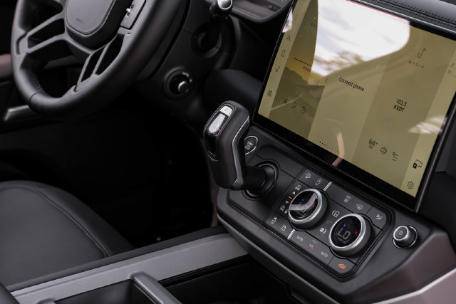 New 2026 Land Rover Defender 110 X AWD/4WD image 29