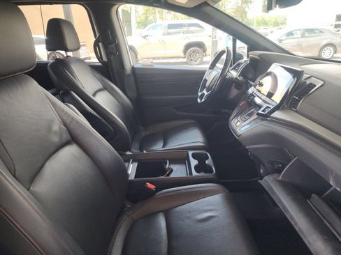 Used 2024 Honda Odyssey Sport image 11