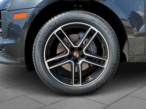 Used 2021 Porsche Macan image 10
