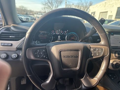 Used 2020 GMC Yukon Denali w/ Denali Ultimate Package image 10