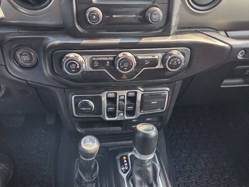 Used 2018 Jeep Wrangler Unlimited Sport S AWD/4WD image 12