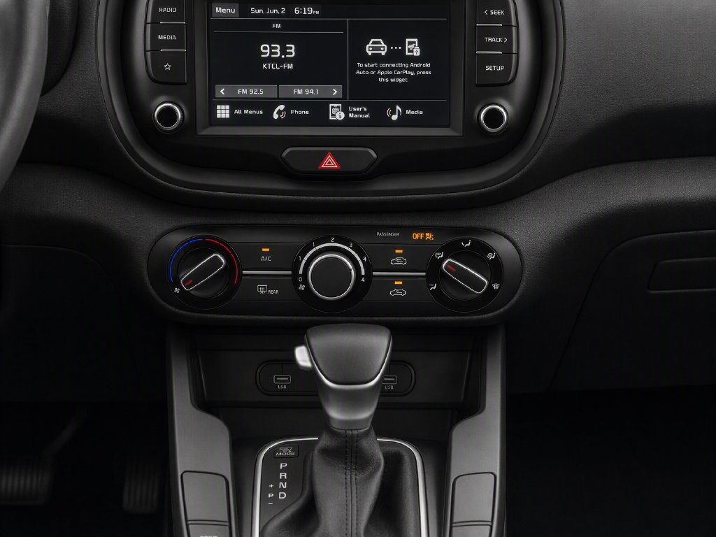 Certified 2025 Kia Soul LX w/ LX Technology Package FWD image 19