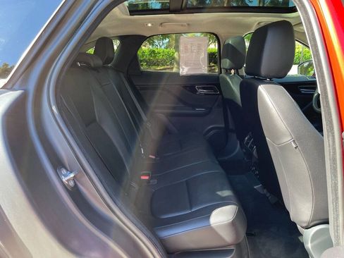 Used 2019 Jaguar F-PACE Premium AWD/4WD image 11