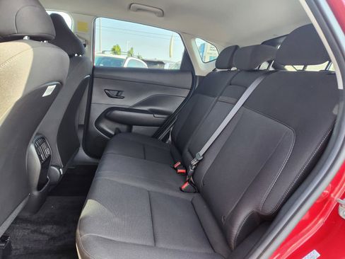 Used 2025 Hyundai Kona SEL FWD image 12
