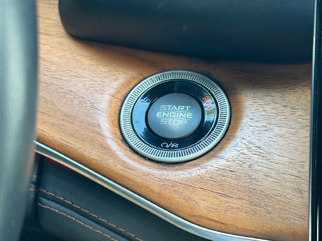 Used 2022 Jeep Grand Cherokee Summit AWD/4WD image 36