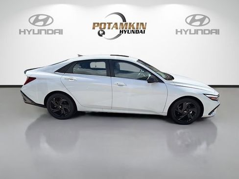 New 2026 Hyundai Elantra SEL Sport Premium FWD image 4