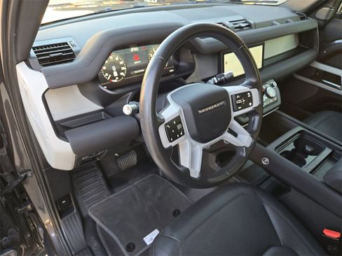 Used 2022 Land Rover Defender 110 S image 11