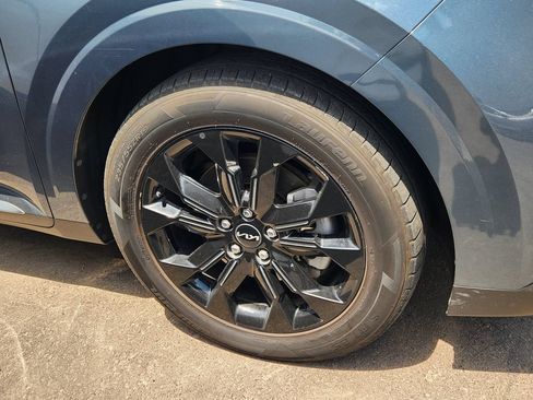 Certified 2022 Kia Carnival SX FWD image 14