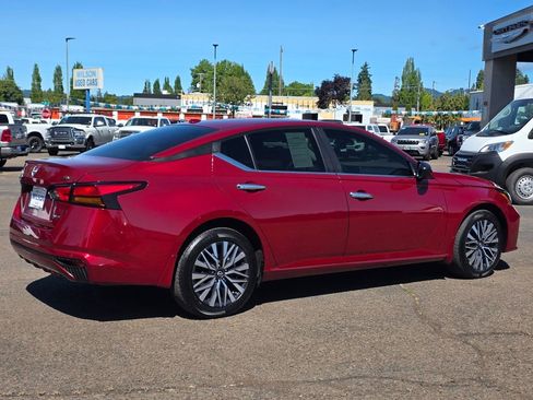 Used 2024 Nissan Altima 2.5 SV image 28