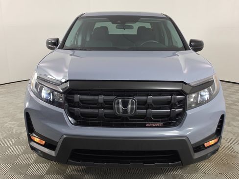 Used 2025 Honda Ridgeline Sport image 2
