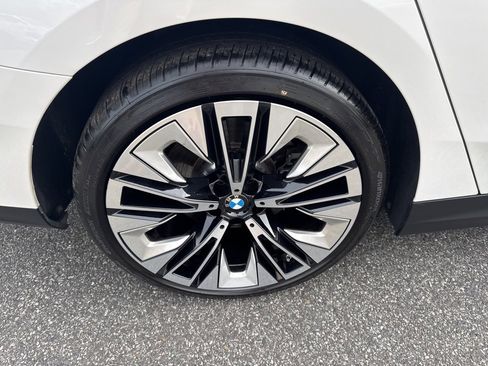 Used 2025 BMW 540i xDrive image 17
