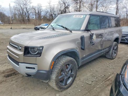 Used 2023 Land Rover Defender 130 SE image 2