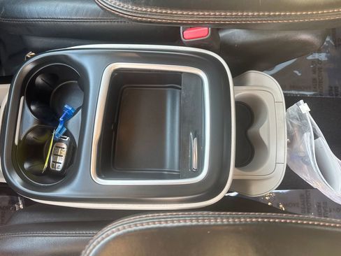 Used 2017 Chrysler Pacifica Touring-L Plus w/ Tire & Wheel Group image 32