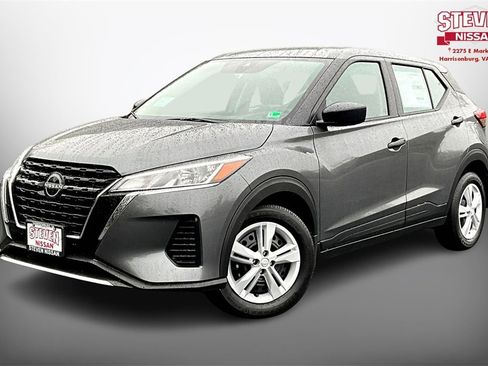 New 2025 Nissan Kicks Play S image 2