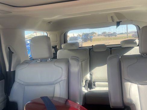 Used 2025 Ford Expedition Platinum w/ Driver's Package image 13