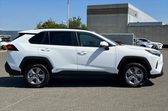 Certified 2023 Toyota RAV4 LE AWD/4WD image 6