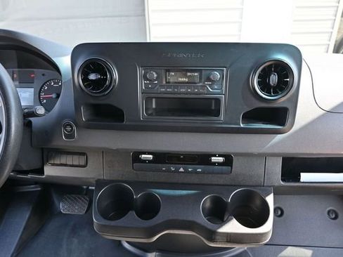 Used 2019 Mercedes-Benz Sprinter 2500 image 21