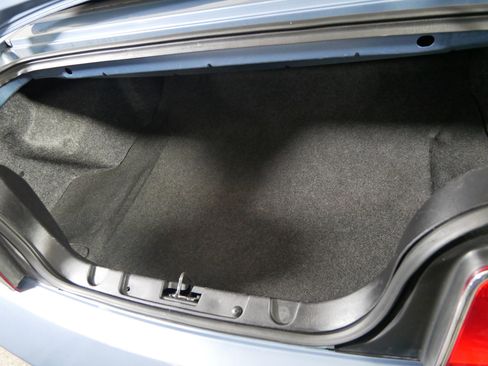 Used 2006 Ford Mustang GT Premium image 18