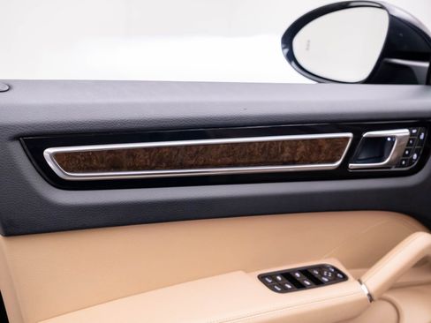 Certified 2023 Porsche Cayenne image 15