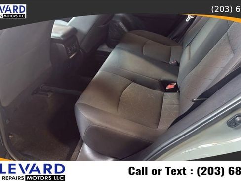 Used 2021 Toyota RAV4 XLE AWD/4WD image 30