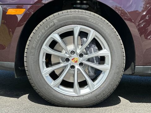 New 2026 Porsche Macan image 30